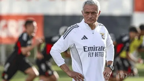 吉拉西职业生涯首次独揽四球荣耀！