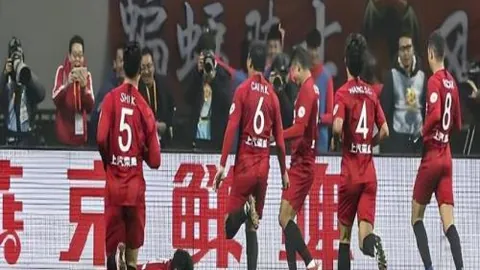 澳超周最佳阵容揭晓：马塔、酒井宏树领衔，奥克兰FC四人上榜