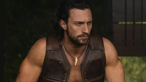 意甲焦点战：体育米兰3-2险胜帕尔马，惊心动魄！